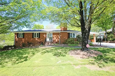 204 Lakewood Dr, Lexington, NC 27292