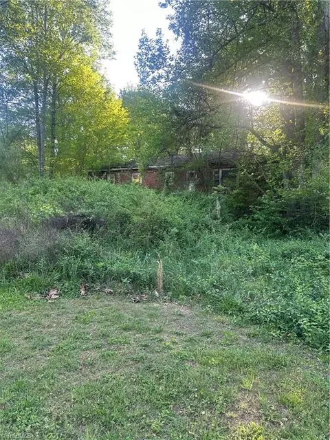 682 Bowers Rd, Lexington, NC 27292