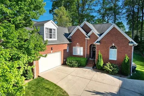 3355 Old Barn Rd, Greensboro, NC 27410