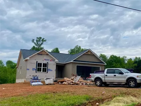 126 Catawba Dr, Reidsville, NC 27320