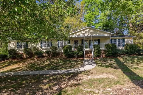 3930 Woodlake Rd, Winston Salem, NC 27127