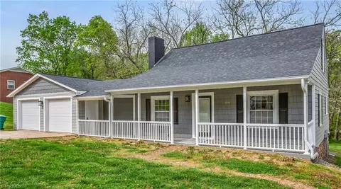 104 Arlington Ave S, Jonesville, NC 28642