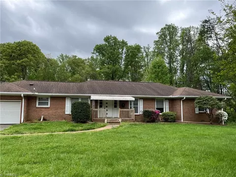 4790 Lennox Rd, Winston Salem, NC 27105