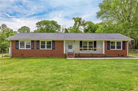 4318 Morningside Dr, Winston Salem, NC 27106