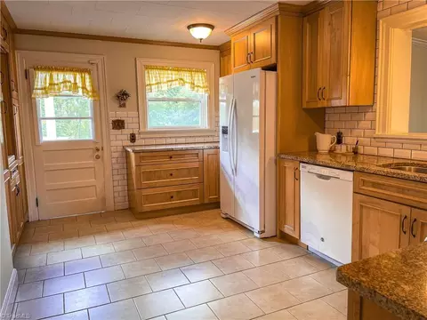 Kitchen - 127 Pineview Dr, Mount Airy, NC 27030 photo 2 of 4