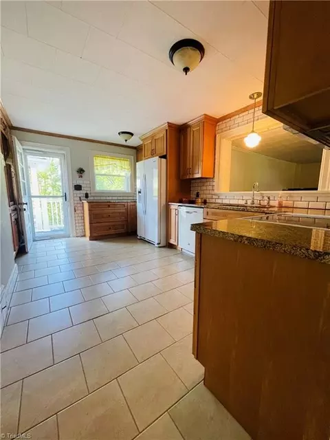Kitchen - 127 Pineview Dr, Mount Airy, NC 27030 photo 3 of 4