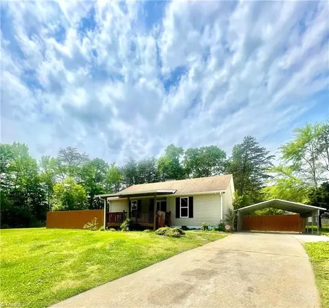 164 Blue Bonnet Ct, Mocksville, NC 27028
