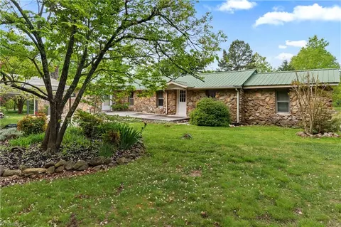 144 Woodard Rd, Lexington, NC 27292