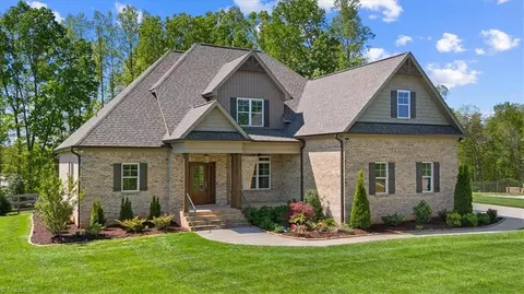 7819 Backridge Dr, Stokesdale, NC 27357