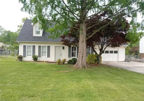 803 Burguss Rd, High Point, NC 27265