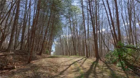 29 Saturn Dr, Ridgeway, VA 24148 photo 35