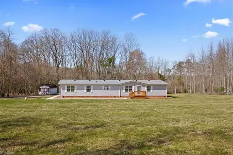 2684 Rockford Rd, Dobson, NC 27017