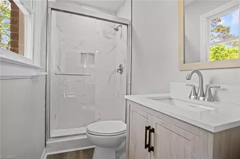 Bath - 4061 Kennedy Ct, Trinity, NC 27370 photo 1 of 2