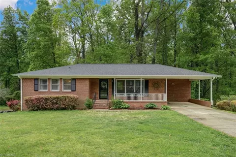 1411 Brookwood Dr, Reidsville, NC 27320