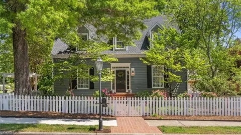 1 Independence Ct, Greensboro, NC 27408