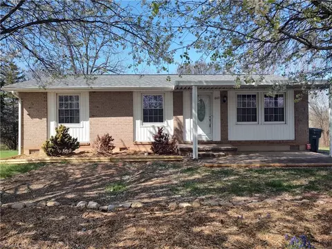 1805 Meadow Rd, Eden, NC 27288