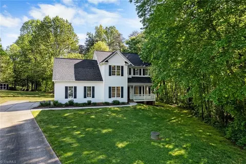 8106 Keating Ct, Oak Ridge, NC 27310