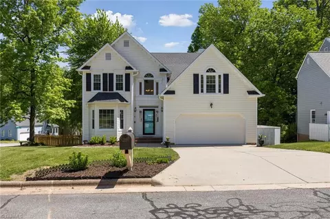 1 Sanderling Pl, Greensboro, NC 27407