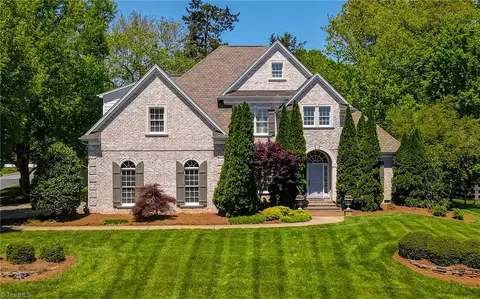 3670 Rosebriar Cir, Winston Salem, NC 27106