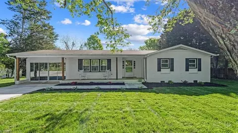 7602 Summerfield Rd, Summerfield, NC 27358