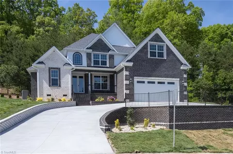 4677 Pebble Lake Dr, Pfafftown, NC 27040