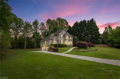 2551 King William Dr, Kernersville, NC 27284