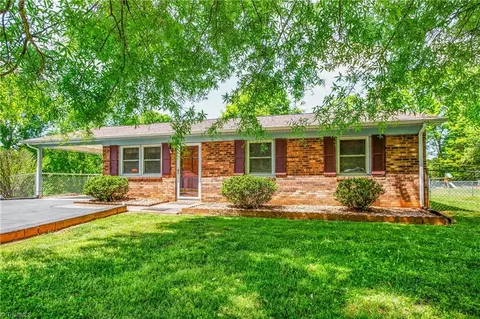 1113 Foxtrot Ct, King, NC 27021