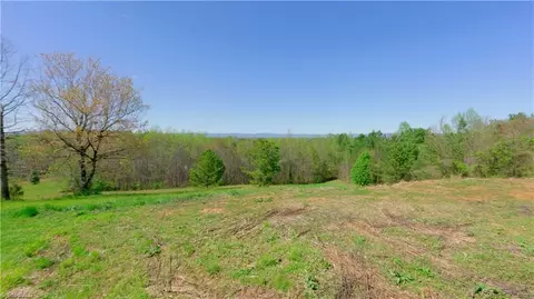 287 High Ridge Rd, Mount Airy, NC 27030