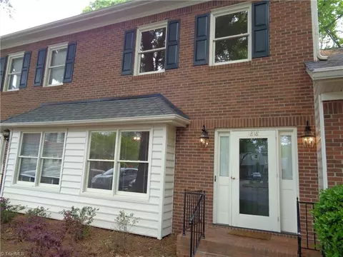 1818 Oakcrest Ct, Winston Salem, NC 27106