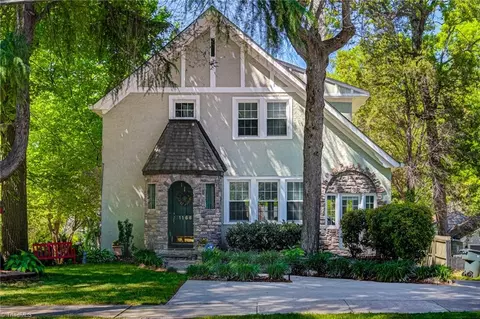 1166 Hawthorne Rd S, Winston Salem, NC 27103