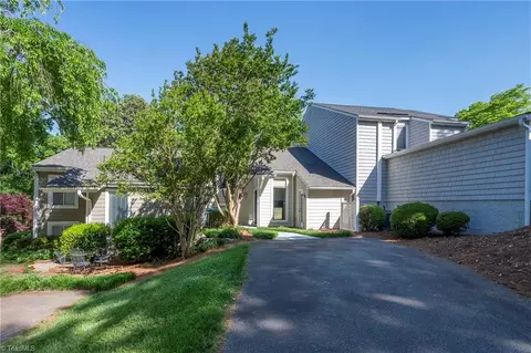 171 Golfview Dr, Advance, NC 27006