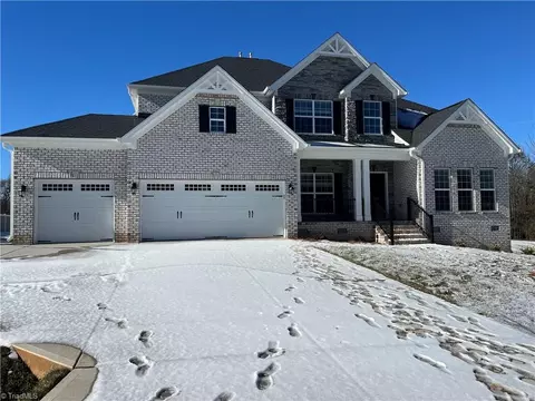 1624 Lazy Fox Ln #8, Kernersville, NC 27284