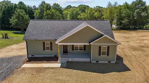 2472 Price Rd, Eden, NC 27288