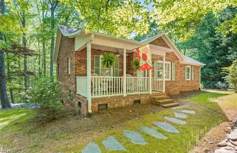 1485 Brownstone Hills Dr, Asheboro, NC 27205