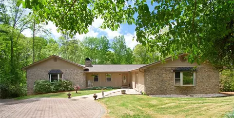 217 Wyndham Ln, Wilkesboro, NC 28697