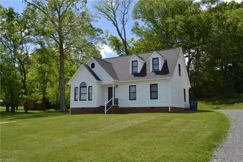 315 2nd Ave S, Mayodan, NC 27027