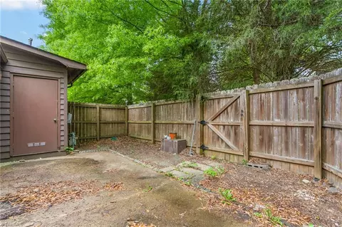 Exterior - 453 James Ct, High Point, NC 27265 photo 5 of 5
