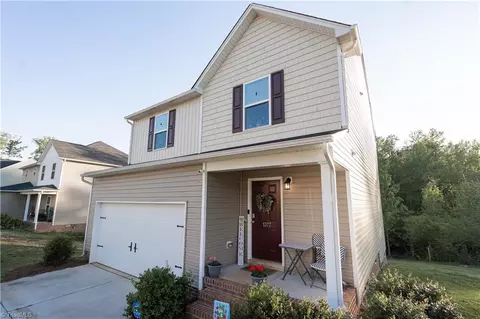 1377 Robins Nest Dr, Asheboro, NC 27203