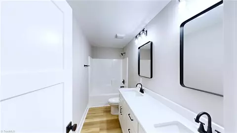 Bath - 8 Clover Ln, Thomasville, NC 27360 photo 1 of 4