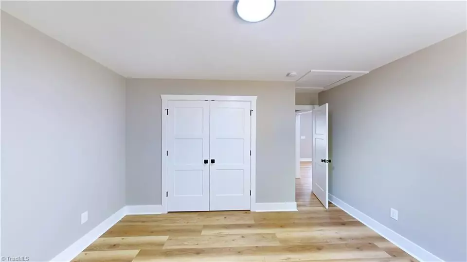 Entry Way - 8 Clover Ln, Thomasville, NC 27360 photo 2 of 2