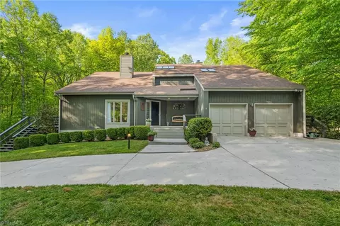 204 Arlington Dr, Jamestown, NC 27282