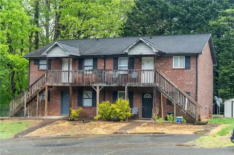 1502 Oakshire Ct, Winston Salem, NC 27107