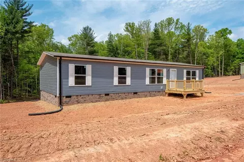 493 Breeze Hill Rd, North Wilkesboro, NC 28659