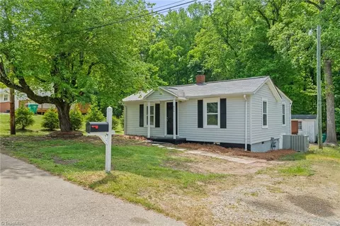 829 Pine Circle Dr, High Point, NC 27265