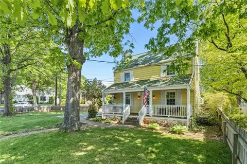 905 Hawthorne Rd S, Winston Salem, NC 27103