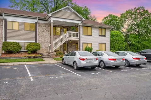 812 English Ct, Trinity, NC 27370