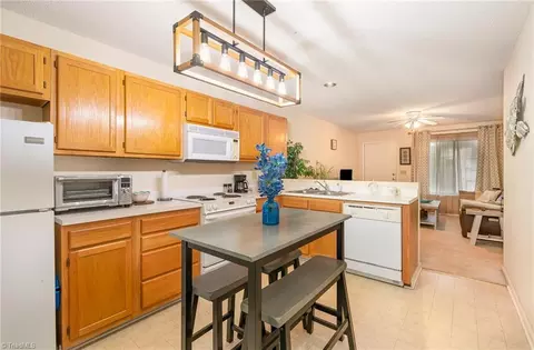 Kitchen - 812 English Ct, Trinity, NC 27370 photo 2 of 2
