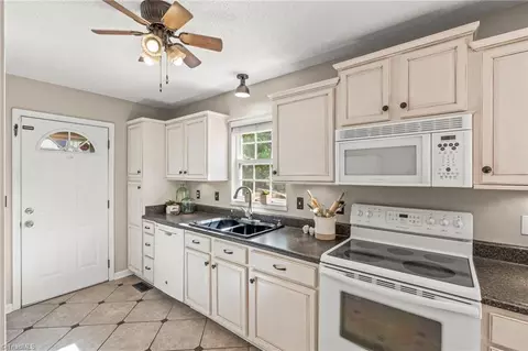 Kitchen - 312 Old Camp Rd, Denton, NC 27239 photo 2 of 5