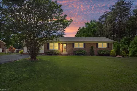 140 Trenton Dr, Kernersville, NC 27284