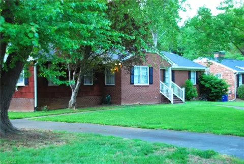 2881 Wesleyan Ln, Winston Salem, NC 27106